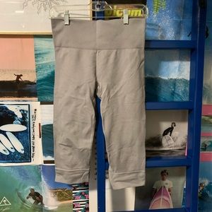 gray cropped leggings